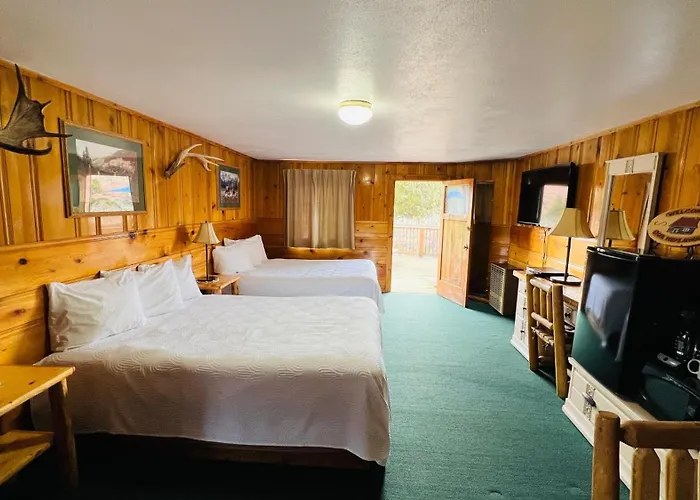 Hotel Trails End
