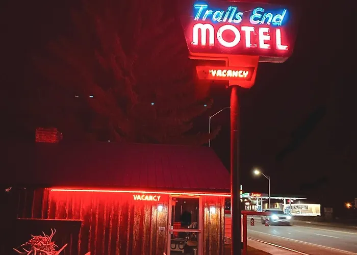 Trails End Hotel 2*
