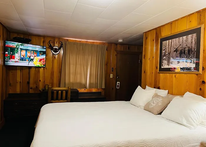 Trails End Hotel 2*
