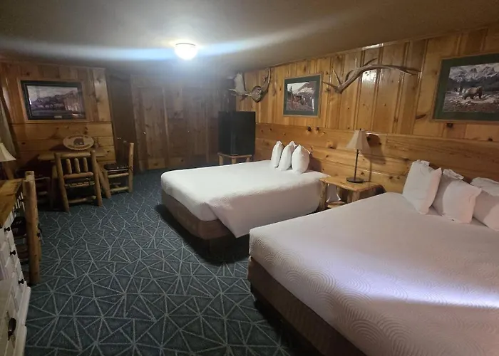 Trails End Hotel 2*