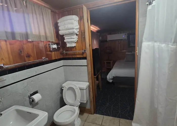 Hotel Trails End
